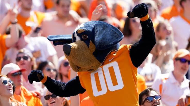 What is a realistic Outlook for Tennessee Football?
